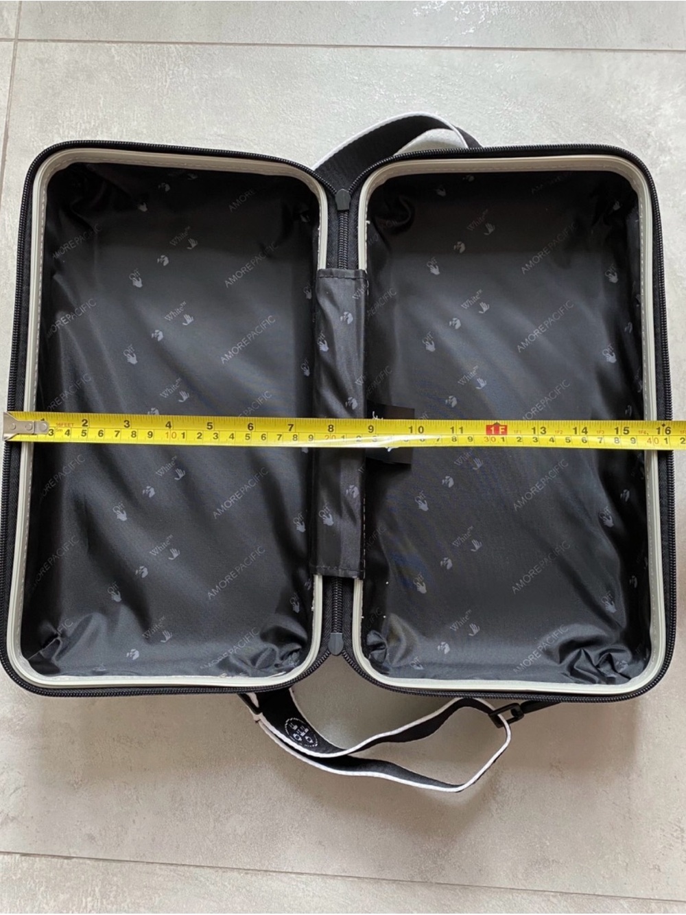Off-White Box Bag - Picture 3 of 8